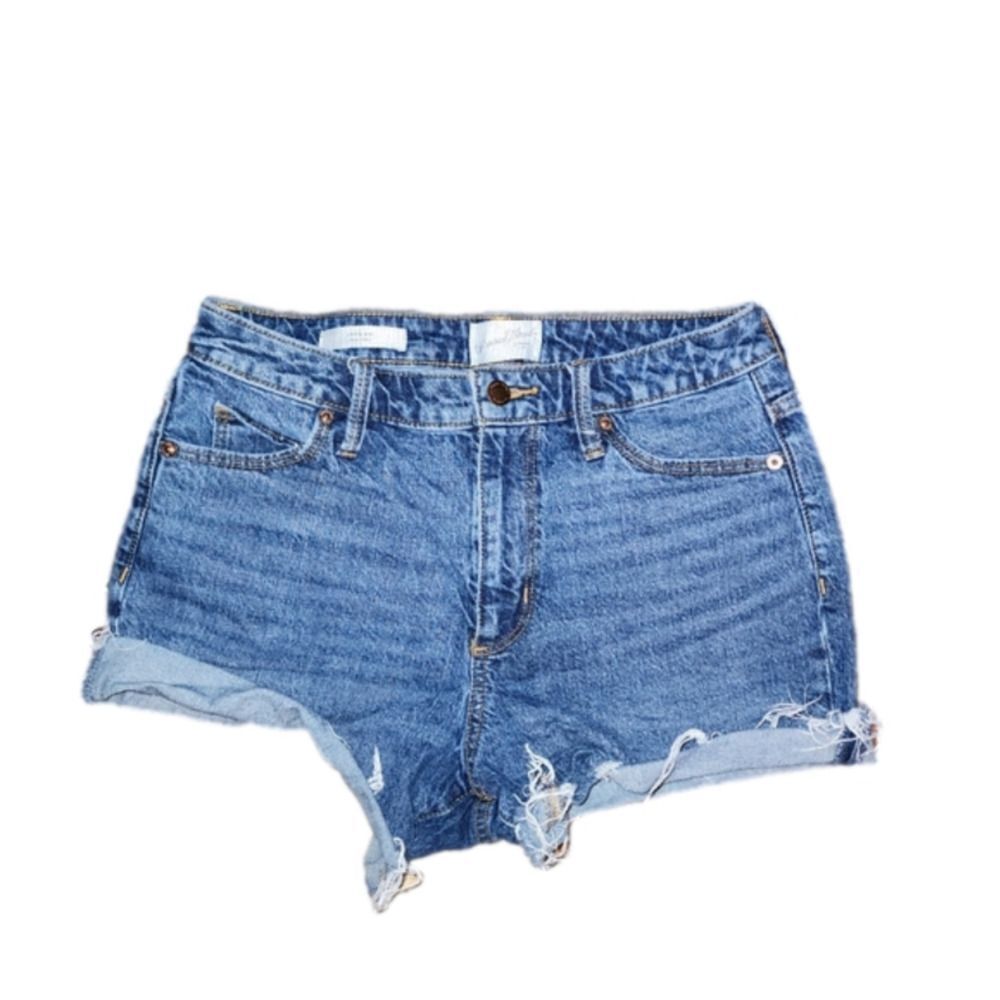 UNIVERSAL Thread jean shorts​
